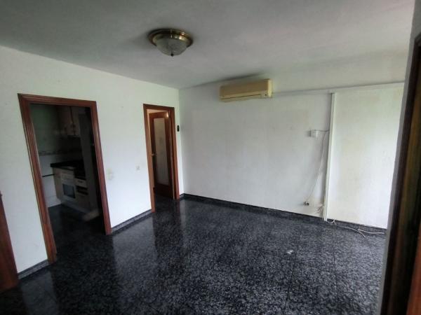 Venta de piso en Piso en Calle del Mas Marí, Fondo, Santa Coloma de Gramenet, Santa Coloma de Gramenet
thumbnail 1
