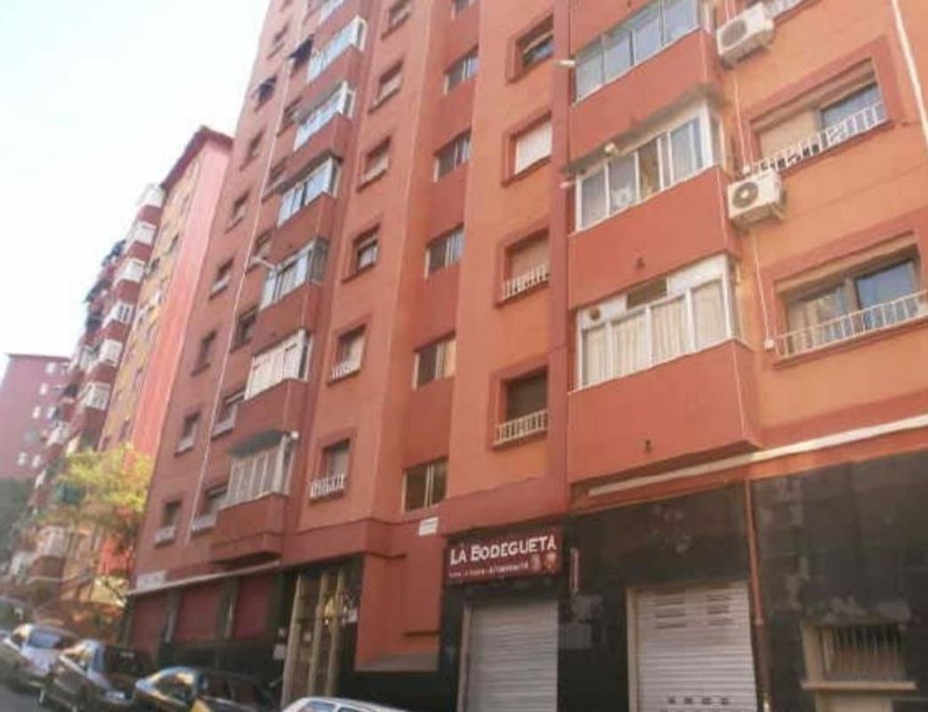 Venta de piso en Piso en Calle de la Muntanya, Llefià, Badalona, Badalona
photo 1