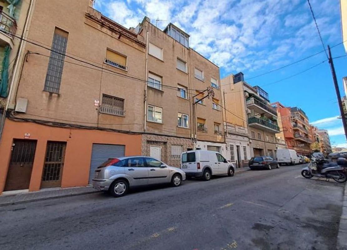 Sprzedaż mieszkania w Piso en Calle d'Europa, Llefià, Badalona, Badalona
photo 1