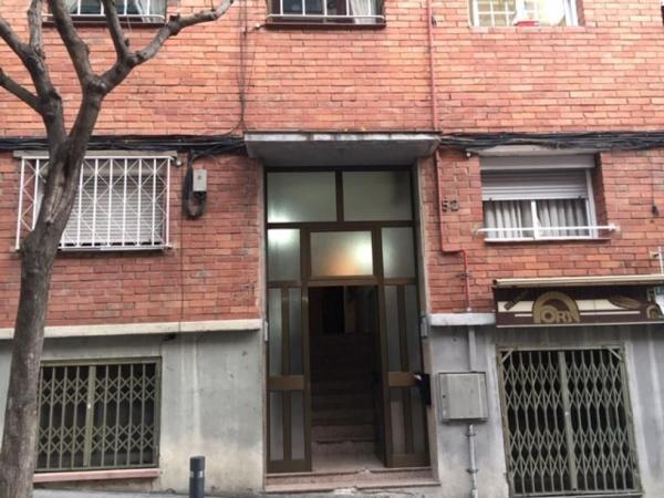Sprzedaż mieszkania w Piso en Calle Aguileres, Singuerlín, Santa Coloma de Gramenet, Santa Coloma de Gramenet
thumbnail 1