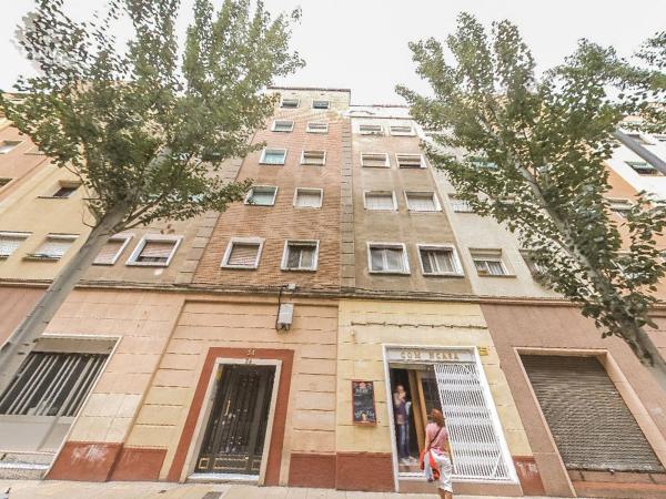 Venta de piso en Piso en Calle de Travau, Can Peguera - El Turó de la Peira, Barcelona, Barcelona
 photo