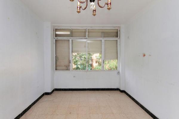 Продажа квартиры на Piso en Calle de Campoamor, Campoamor, Sabadell, Сабадель
thumbnail 1