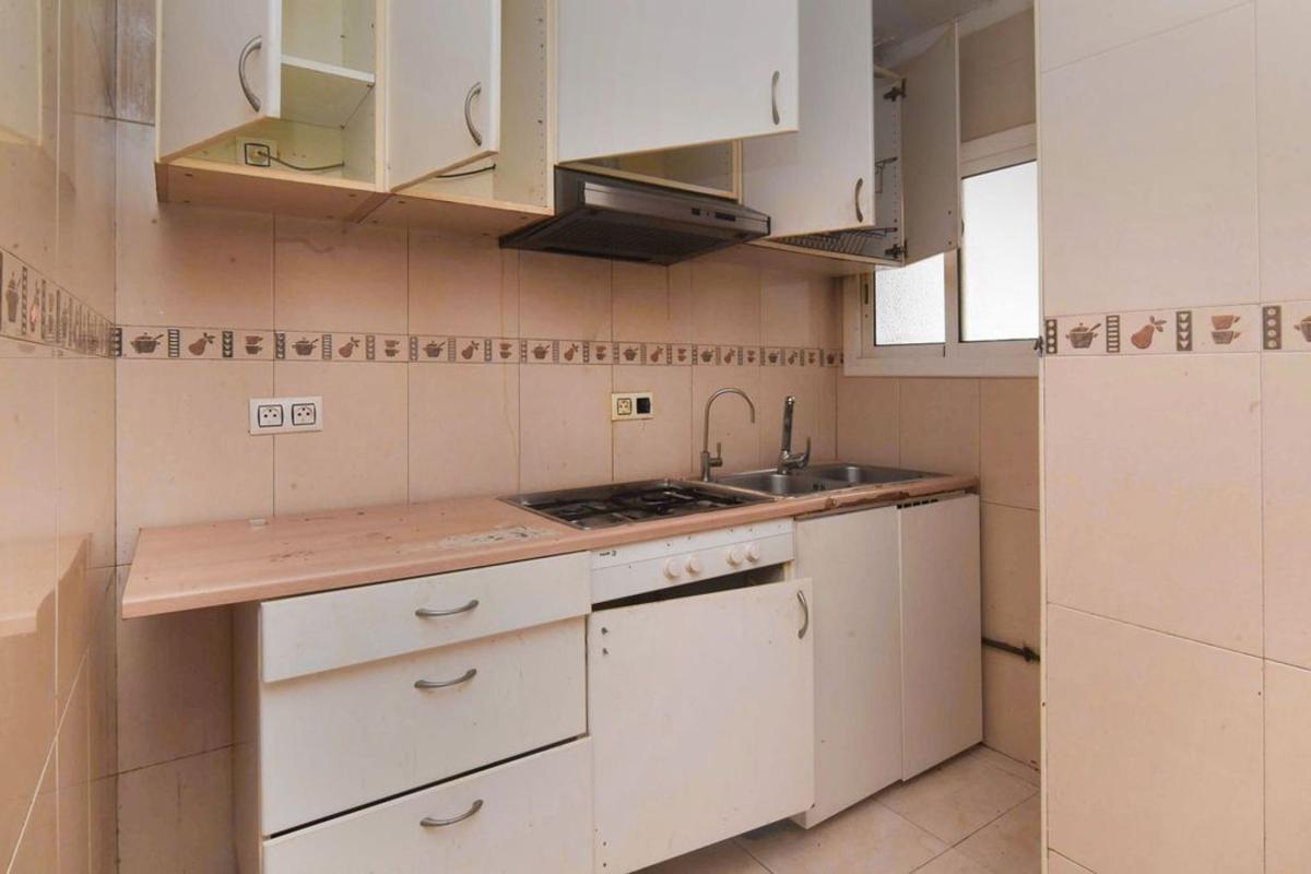Venta de piso en Piso en Calle de Monturiol, Santa Rosa - Can Mariner, Santa Coloma de Gramenet, Santa Coloma de Gramenet
photo 4
