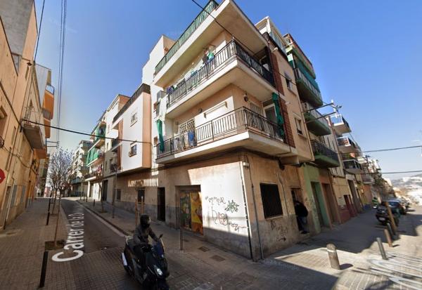 Venta de piso en Piso en Calle de la Democràcia, Llefià, Badalona, Badalona
 photo