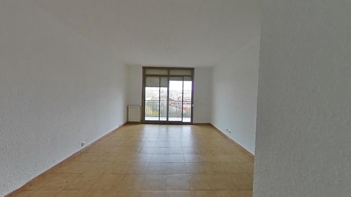 Venta de piso en Piso en Calle de Sant Roc, Sant Jordi - El Castell, Rubí, Rubí
photo 3