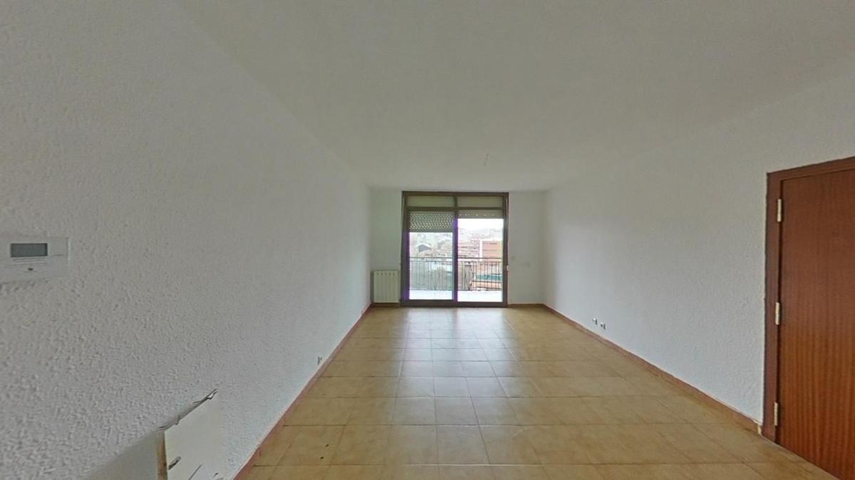 Venta de piso en Piso en Calle de Sant Roc, Sant Jordi - El Castell, Rubí, Rubí
photo 4