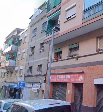 Sprzedaż mieszkania w Piso en Calle de la Pau, Fondo, Santa Coloma de Gramenet, Santa Coloma de Gramenet
 photo