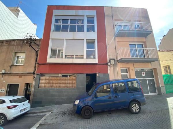 Venta de piso en Piso en Calle Mare de Déu dels Àngels, Els Molins, Mataró, Mataró
 photo