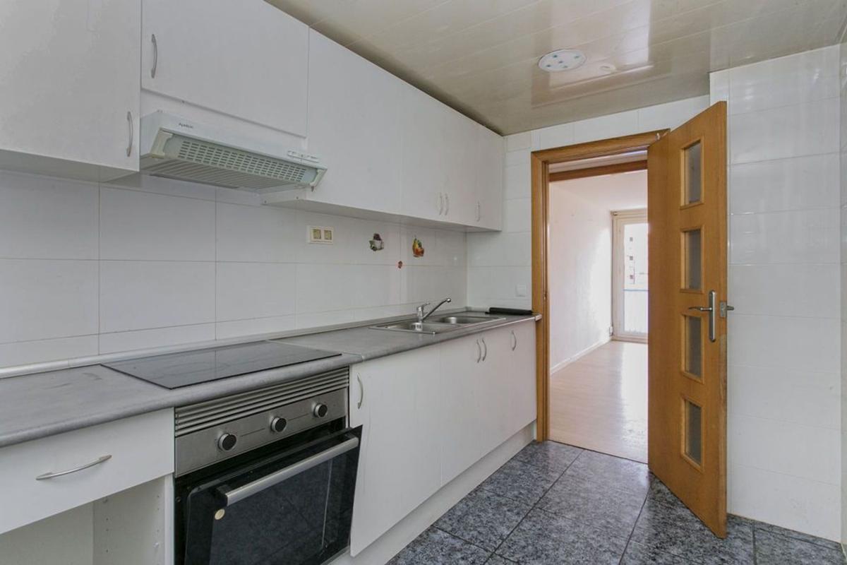 Venta de piso en Piso en Calle de Berenguer d'Entença, Santa Perpètua de Mogoda, Santa Perpètua de Mogoda
photo 5