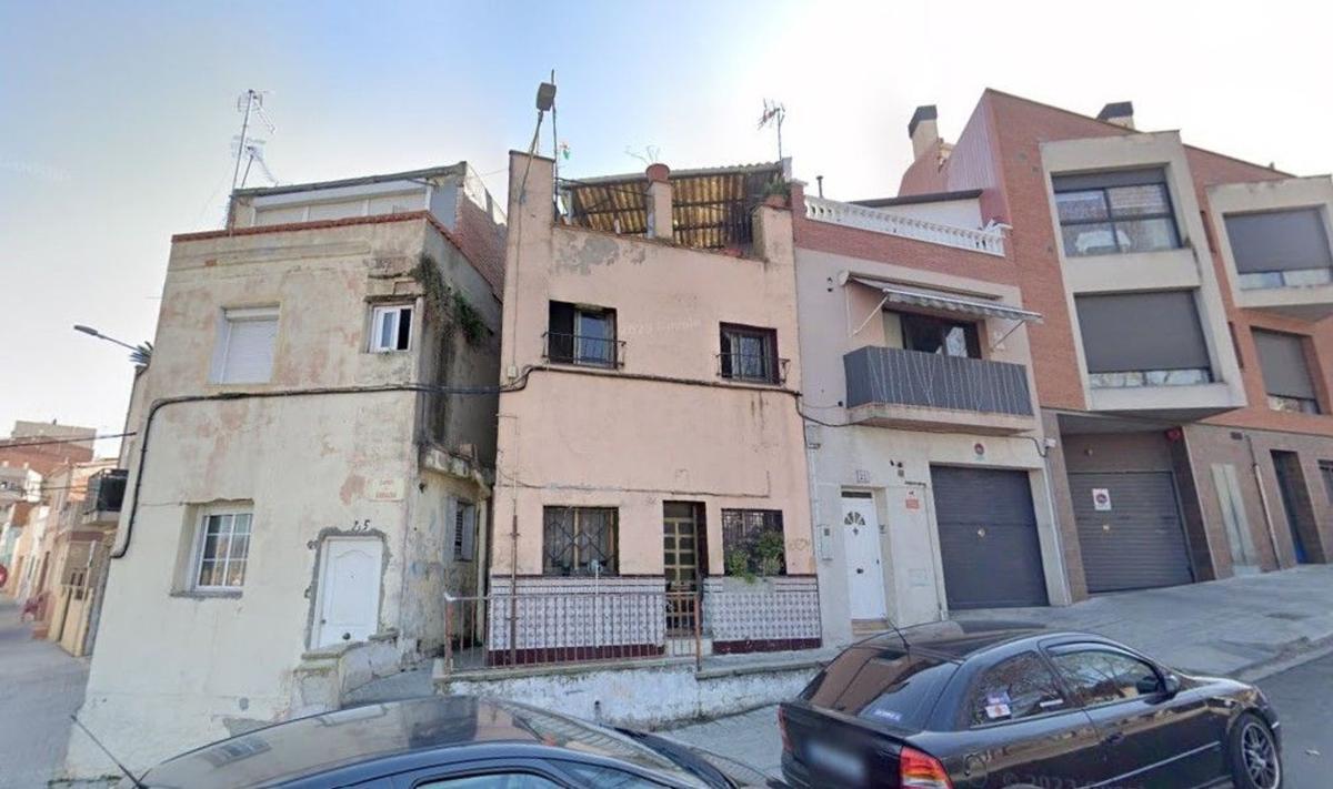 Venta de chalet independiente en Casa o chalet en Calle Llum de la Selva, Can Puiggener, Sabadell, Sabadell
photo 1
