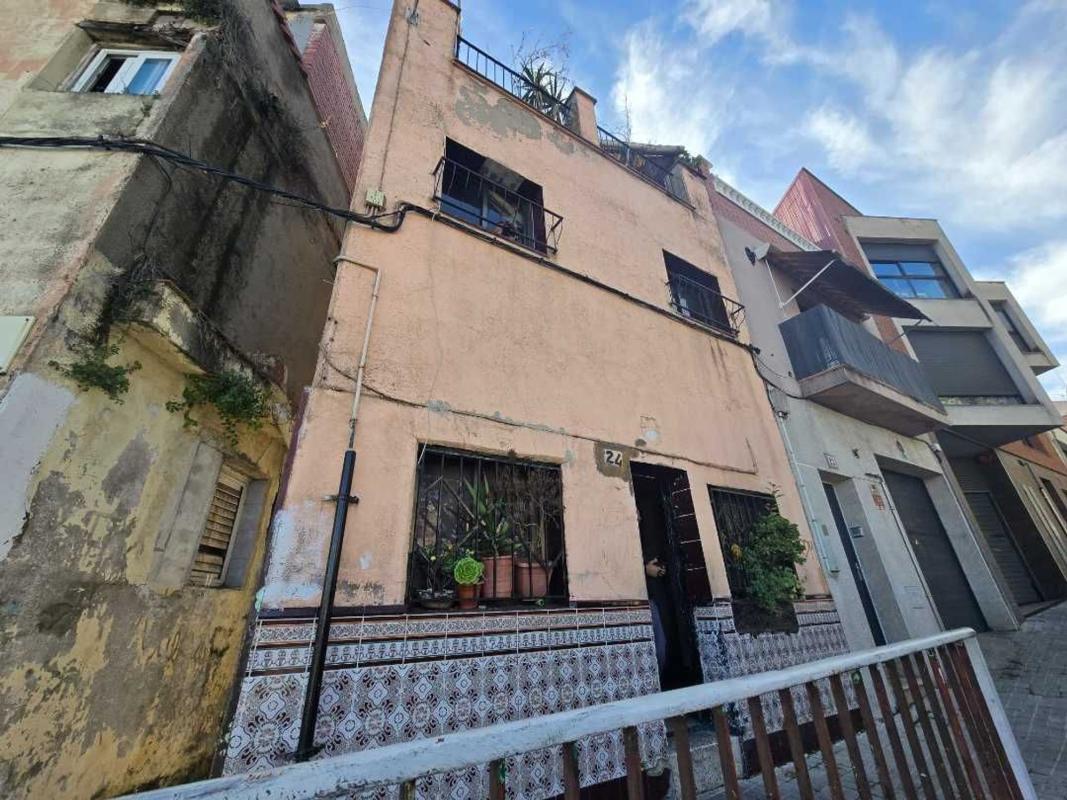 Venta de chalet independiente en Casa o chalet en Calle Llum de la Selva, Can Puiggener, Sabadell, Sabadell
photo 2