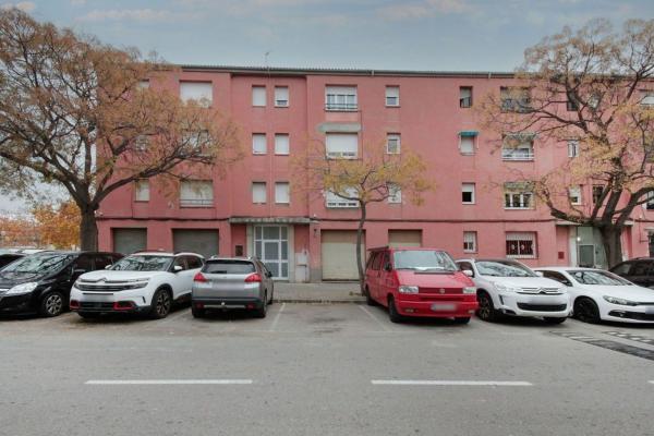 Продажа квартиры на Piso en Calle de les Magnòlies, La Plana del Pintor, Sabadell, Сабадель
photo 1