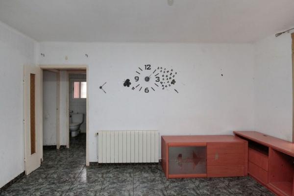 Продажа квартиры на Piso en Calle de les Magnòlies, La Plana del Pintor, Sabadell, Сабадель
 photo 4