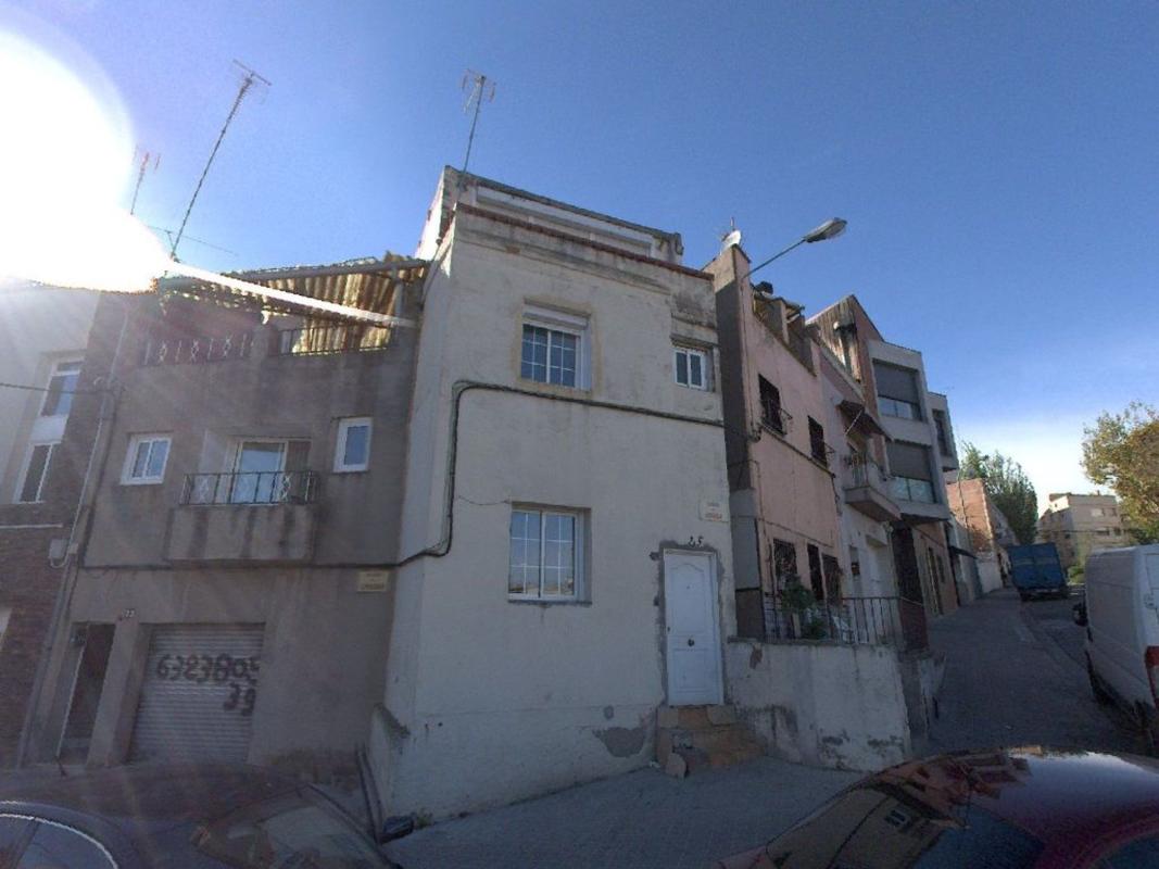Продажа отдельного шале в Casa o chalet en Calle Llum de la Selva, Can Puiggener, Sabadell, Сабадель photo 1
