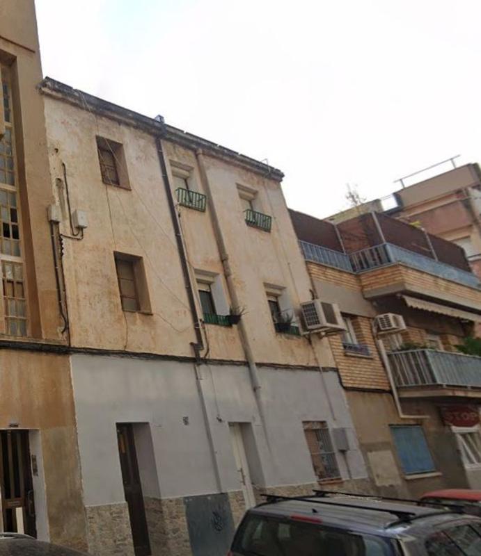 Sprzedaż mieszkania w Piso en Calle d'Amadeu Vives, Centre, Cornellà de Llobregat, Cornellà de Llobregat
photo 1