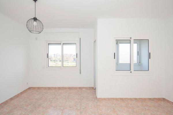 Venta de piso en Piso en Calle Verge de Montserrat, Can Tiana, Ripollet, Ripollet
 photo 1