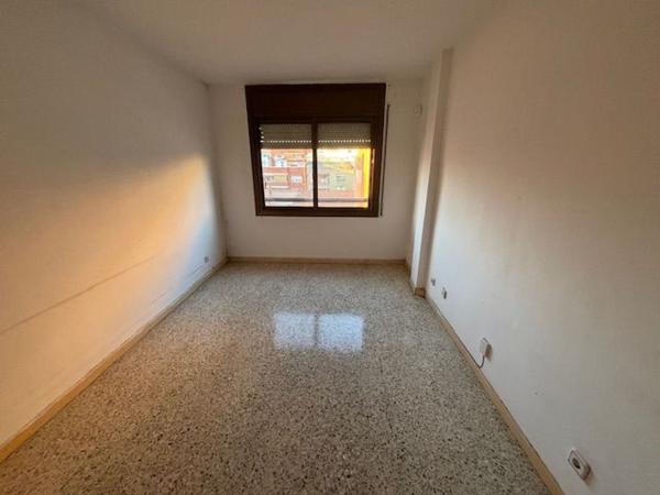 Sprzedaż mieszkania w Piso en Calle d'Altimira, Sant Ramón, Cerdanyola del Vallès, Cerdanyola del Vallès
thumbnail 1