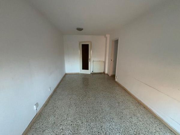 Sprzedaż mieszkania w Piso en Calle d'Altimira, Sant Ramón, Cerdanyola del Vallès, Cerdanyola del Vallès
thumbnail 2