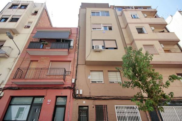 Продажа квартиры на Piso en Calle de Martorell, Collblanc, Hospitalet de Llobregat, Госпиталет-де-Льобрегат
photo 1
