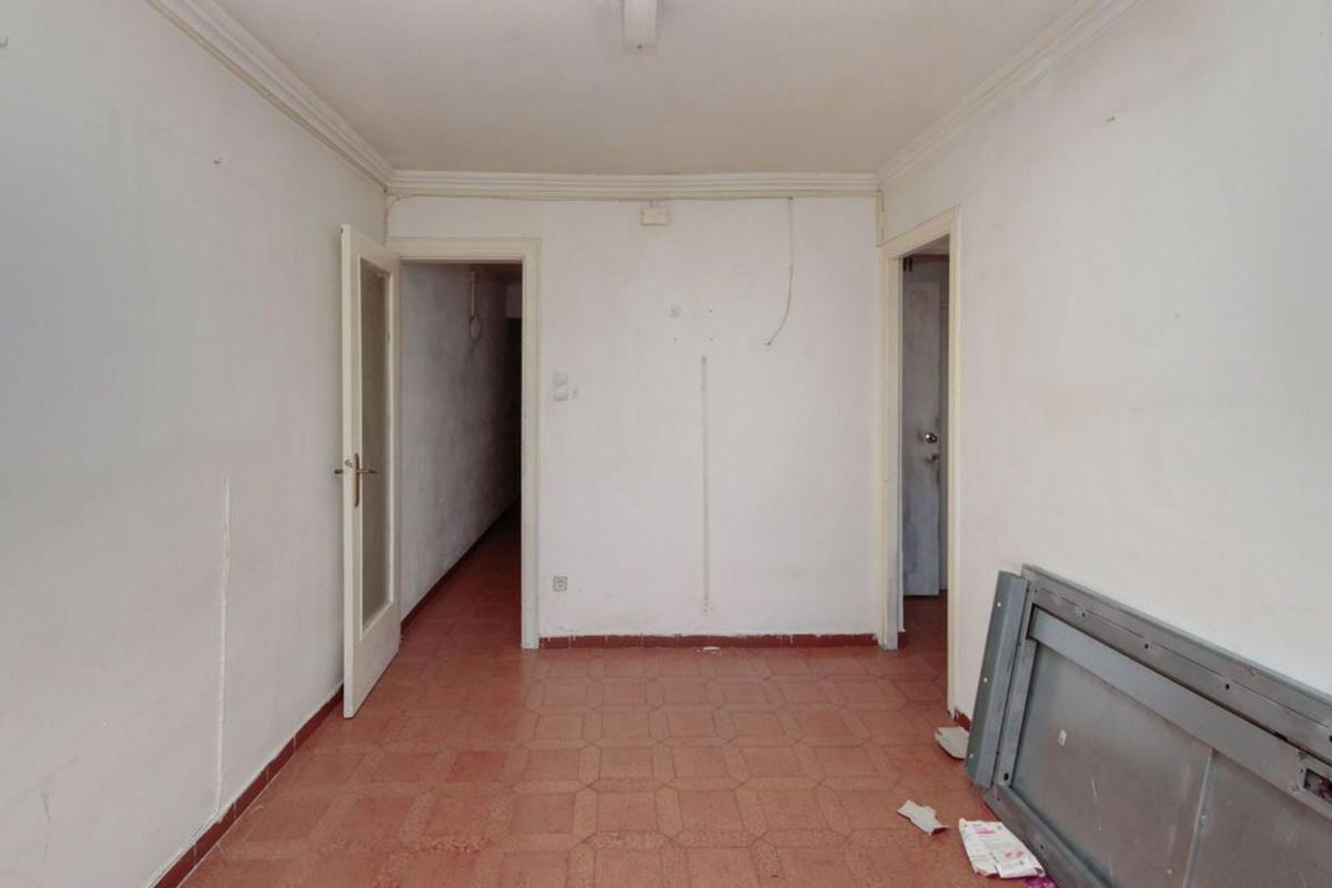 Продажа квартиры на Piso en Calle de Martorell, Collblanc, Hospitalet de Llobregat, Госпиталет-де-Льобрегат
 photo 3