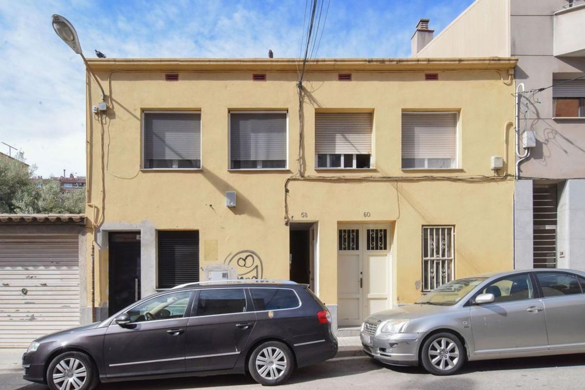 Venta de piso en Piso en Rambla de Sant Joan, Sant Crist, Badalona, Badalona
photo 1