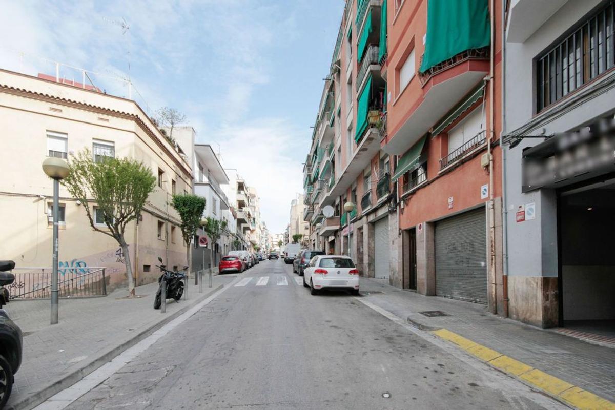 Venta de piso en Piso en Calle de Calderón de la Barca, La Salut, Badalona, Badalona
photo 3