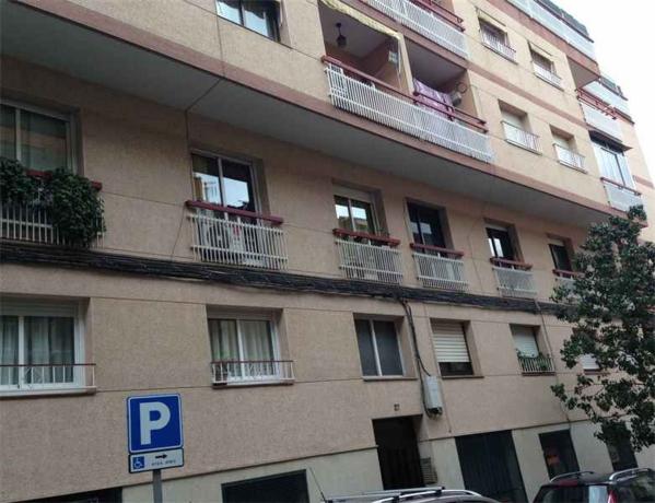 Venta de piso en Piso en Calle de Sant Hilari de Sacalm, La Pau, Badalona, Badalona
 photo 2