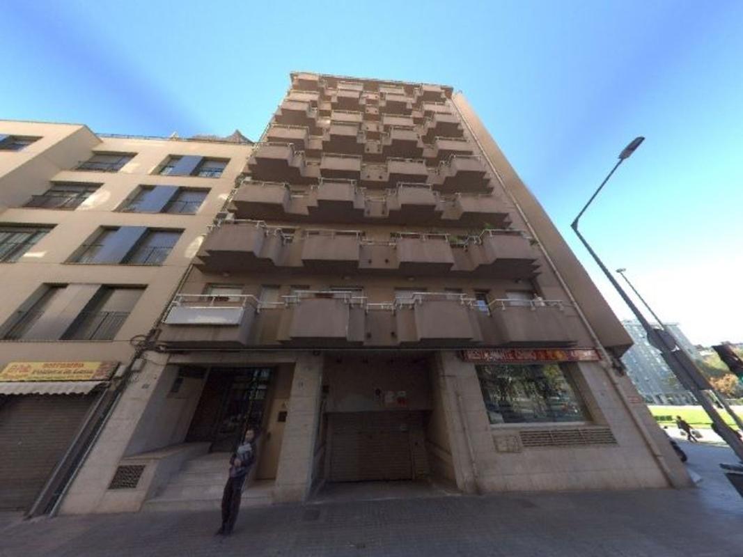 Sprzedaż mieszkania w Piso en Calle Francesc Layret, La Creu Alta, Sabadell, Sabadell
photo 1