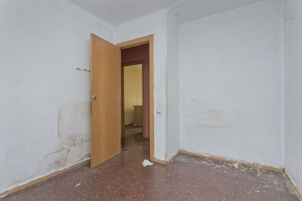 Venta de piso en Piso en Plaza de Neus Catalá i Pallejà, Can Alzamora - Les Torres - 25 de Setembre, Rubí, Rubí
photo 5