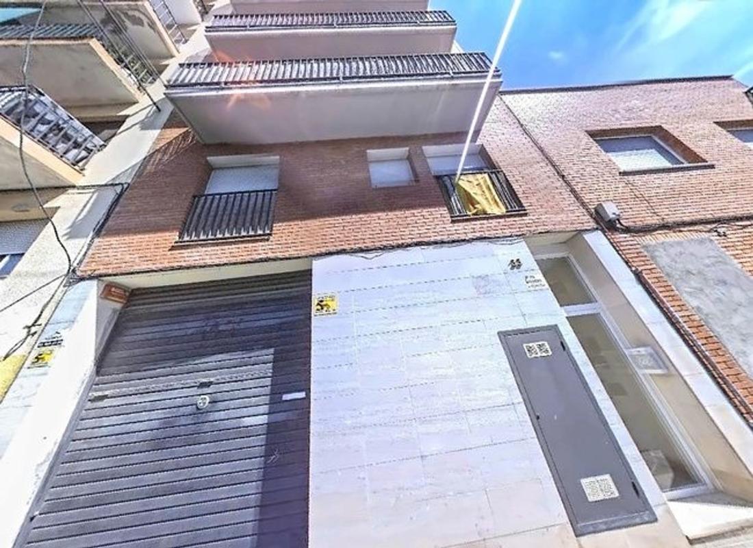 Sprzedaż mieszkania w Piso en Calle de la Font del Ferro, Ca n'Oriol - Can Rosés, Rubí, Rubí
photo 1