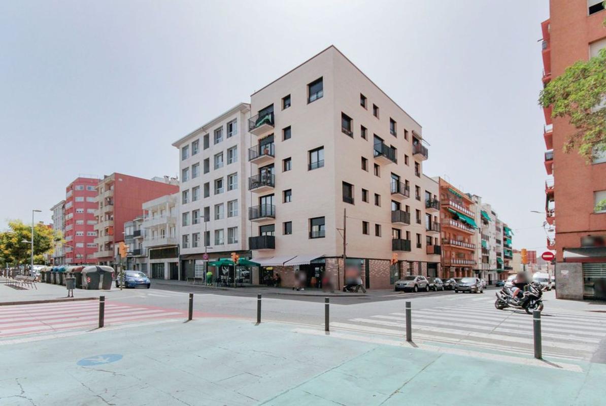 Venta de piso en Piso en Paseo dels Almogàvers, Creu de Barberà, Sabadell, Sabadell
photo 1