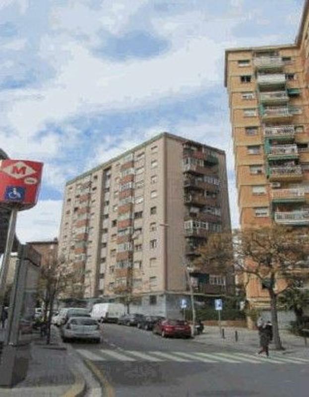Sprzedaż mieszkania w Piso en Avenida d'Amèrica, Llefià, Badalona, Badalona
photo 1