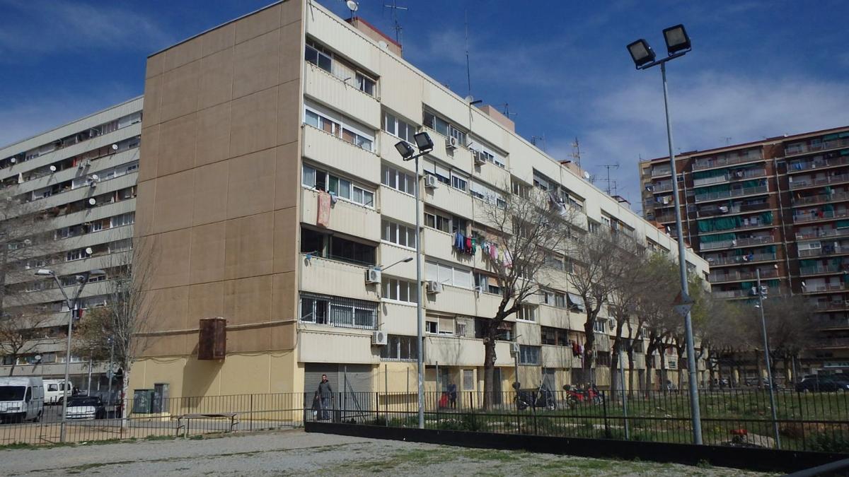 Продажа квартиры на Piso en Calle de Ponent, La Mina, Sant Adriá de Besós, Сант-Адрия-де-Бесос
photo 1