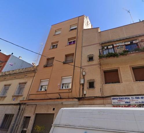 Sprzedaż mieszkania w Piso en Calle dels Naranjos, Pubilla Cases, Hospitalet de Llobregat, Hospitalet de Llobregat
 photo