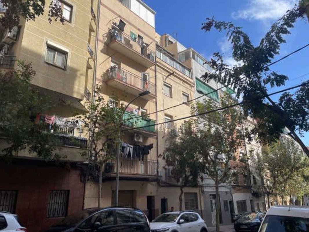 Продажа квартиры на Piso en Calle de les Magnòlies, Can Vidalet, Esplugues de Llobregat, Эсплюгес-де-Льобрегат
photo 2