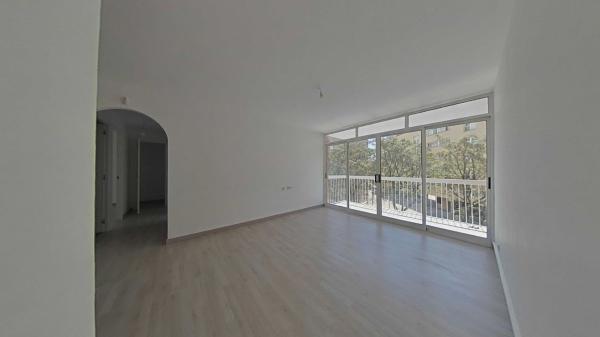 Venta de piso en Piso en Calle de Pablo Ruiz Picasso, Santa Perpètua de Mogoda, Santa Perpètua de Mogoda
thumbnail 2