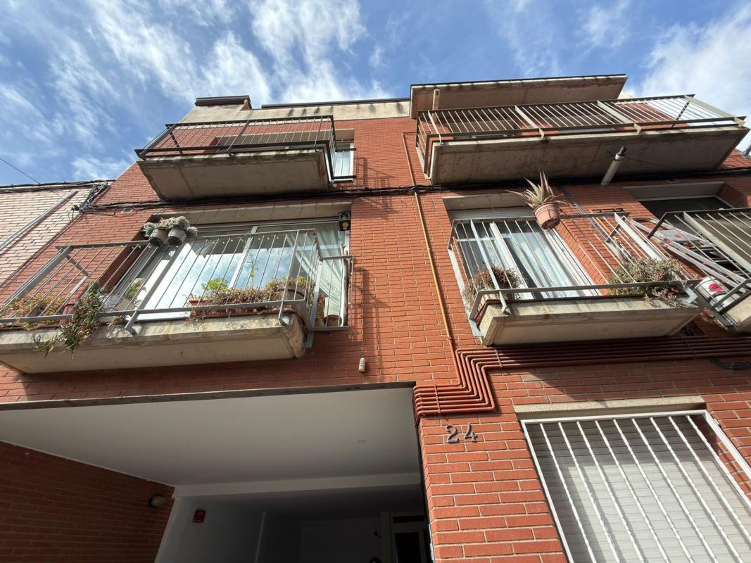 Продажа квартиры на Piso en Calle de Joan Fiveller, Mercat, Rubí, Руби
photo 1
