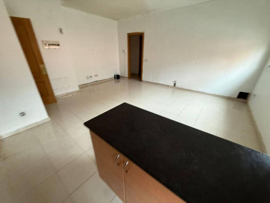 Продажа квартиры на Piso en Calle de Joan Fiveller, Mercat, Rubí, Руби
photo 2