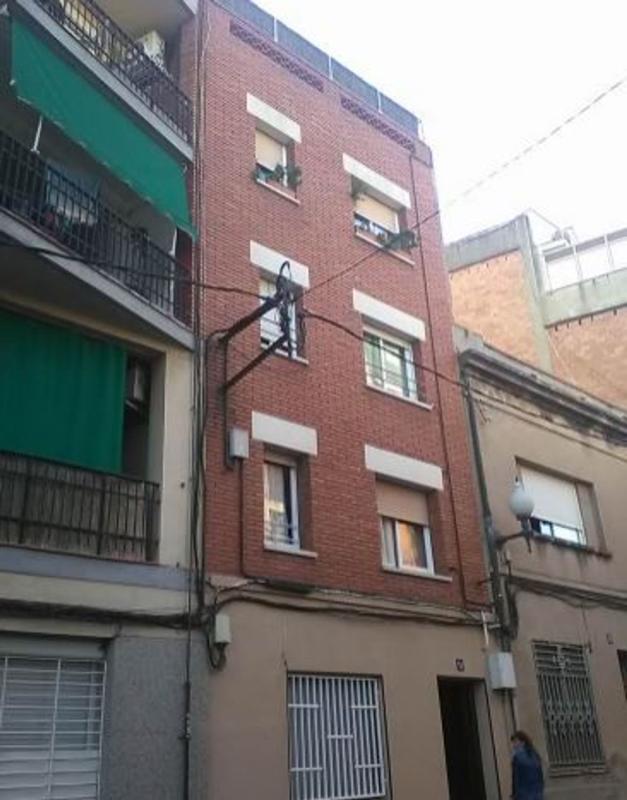 Sprzedaż mieszkania w Piso en Calle Montclar, Centre - Casco Antiguo, Sant Boi de Llobregat, Sant Boi de Llobregat
photo 1