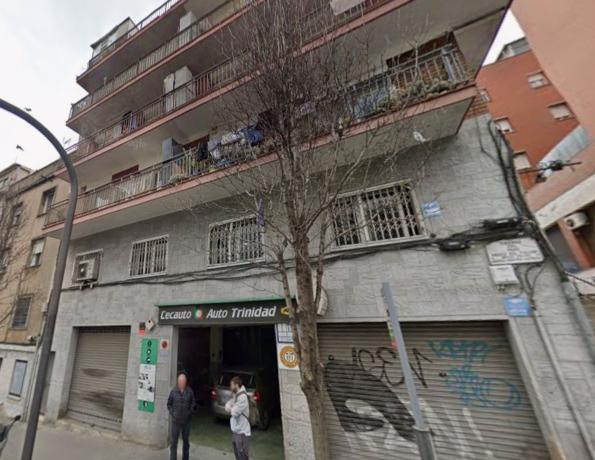Venta de piso en Piso en Calle de la Gitanilla, La Trinitat Vella, Barcelona, Barcelona
 photo 1