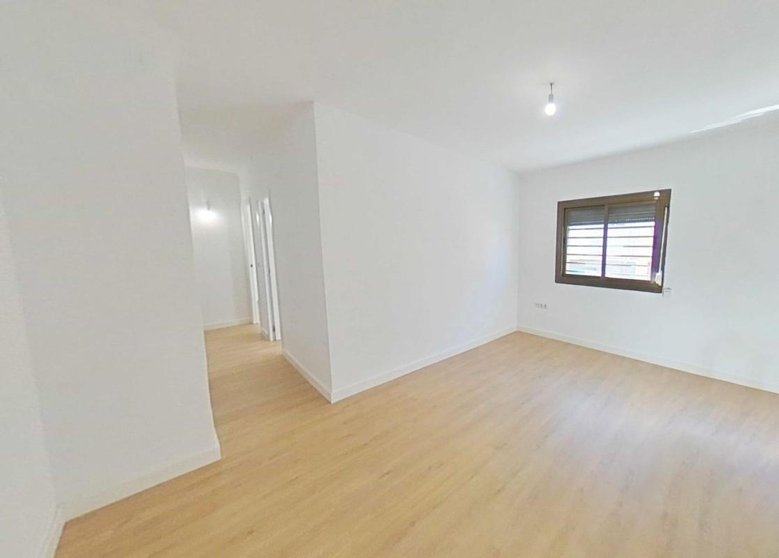 Sprzedaż mieszkania w Piso en Calle de Monteixo, Ca N'Oriac, Sabadell, Sabadell
 photo 2