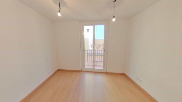Sprzedaż mieszkania w Piso en Calle de Pàdua, Centre Vila - La Geltrú, Vilanova i la Geltrú, Vilanova i la Geltrú
thumbnail 2