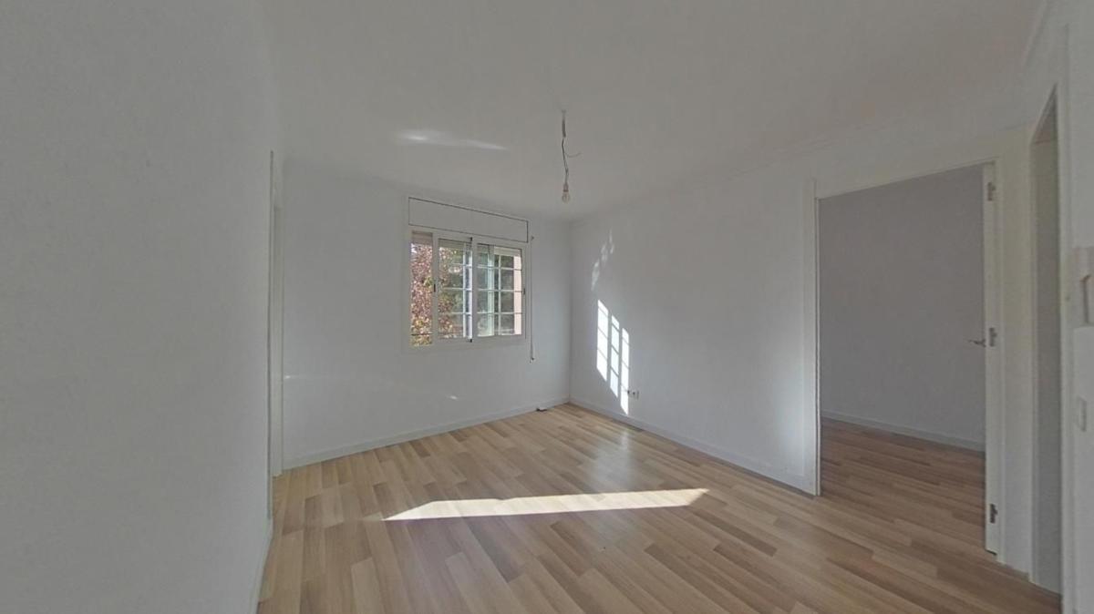 Venta de piso en Piso en Calle de Pere Martell, Sistrells, Badalona, Badalona
photo 1