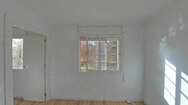 Venta de piso en Piso en Calle de Pere Martell, Sistrells, Badalona, Badalona
thumbnail 1