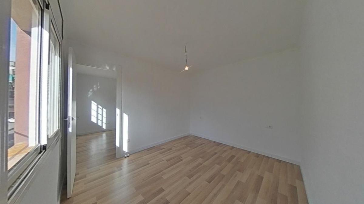 Venta de piso en Piso en Calle de Pere Martell, Sistrells, Badalona, Badalona
photo 4