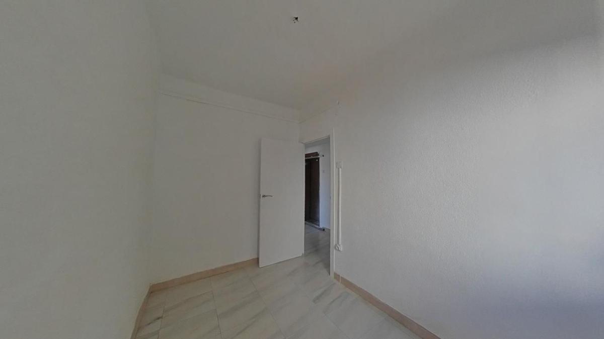 Sale of apartment in Piso en Calle de Joan Arús i Borràs, Sant Ildefons, Cornellà de Llobregat, Cornellà de Llobregat
photo 2