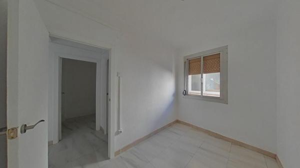 Sale of flat in Piso en Calle de Joan Arús i Borràs, Sant Ildefons, Cornellà de Llobregat, Cornellà de Llobregat
thumbnail 2