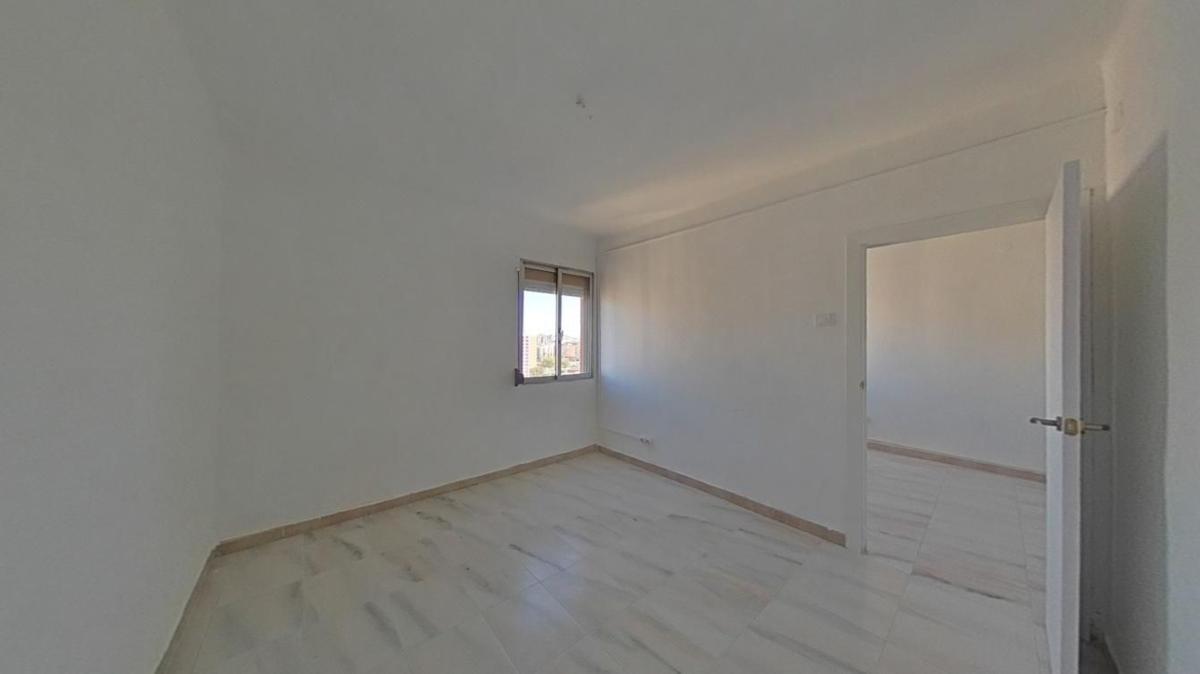 Sale of apartment in Piso en Calle de Joan Arús i Borràs, Sant Ildefons, Cornellà de Llobregat, Cornellà de Llobregat
photo 4