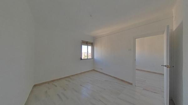Sale of flat in Piso en Calle de Joan Arús i Borràs, Sant Ildefons, Cornellà de Llobregat, Cornellà de Llobregat
 photo 4