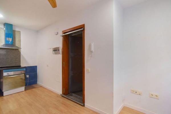 Sprzedaż mieszkania w Piso en Calle del Doctor Ullés, Ca n'Aurell, Terrassa, Terrassa
thumbnail 1
